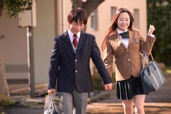 【JK】陽ギャルだけど性知識ゼロでエロにウブな幼馴染(ほぼ処女)と、セックスの練習をすることになっちゃった僕。 青空ひかり