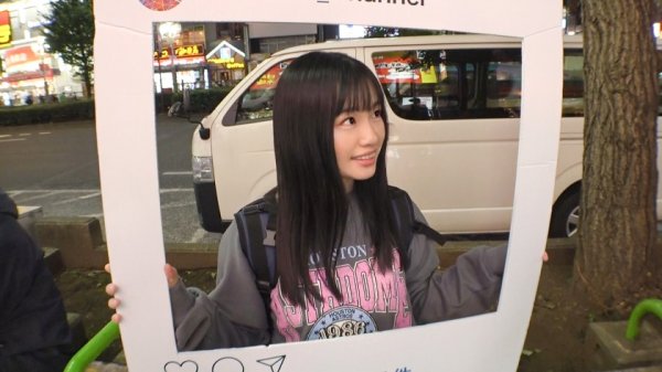 【花音うらら】マジ軟派、初撮。 1558 新宿で映えスポットを提供していたら引っかかったのは天真爛漫な美少女！グイグイ来られると弱い性格？流されSEXでイキまくり！