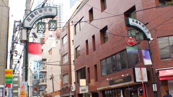 【鈴木真夕】マジ軟派、初撮。 1568 ジムでトレーニングしていたセクシー美女をナンパ成功！欲求不満気味の美女はウェアの真ん中を濡らしてストレッチ！そのまま服を脱がしておっぱいを揉めばビクビク体を震わせ感じだす敏感ボディ♪