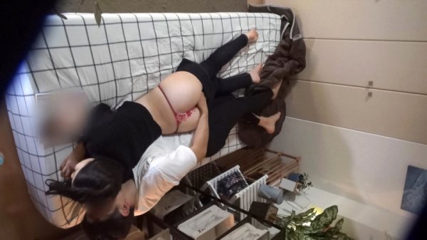 百戦錬磨のナンパ師のヤリ部屋で、連れ込みSEX隠し撮り 191 エロ可愛いお姉さんをヤリ部屋に連れ込み、恋人の様な甘いセックスを堪能！丁寧な愛撫にしなやかボディをくねらせビクビクと体を震わせて感じまくる！