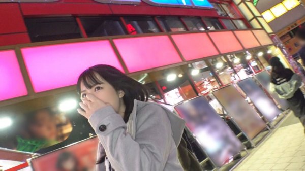 マジ軟派、初撮。 1610 「デカチン過ぎて振られる男の恋愛相談乗ってあげて♪」池袋でゲットした女子大生が(騙されて)体当たり検証♪着衣のまま正常位・立ちバック・座位…etc！つるつるキツマンに挿入されて嫌がりつつもイキっぱなし！ラストは我を忘れて自ら挿入を懇願！？