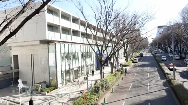 【桃井杏南】マジ軟派、初撮。 1605 表参道を歩くOLさん…かと思いきやめっちゃ若見えする人妻だった！年下の塩顔男優に発情して即堕ち！可愛らしい喘ぎ声で何度も絶頂を繰り返す！