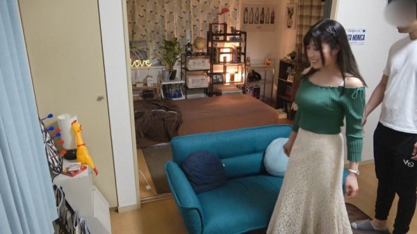 【辻さくら】百戦錬磨のナンパ師のヤリ部屋で、連れ込みSEX隠し撮り 204 飲み会帰りに家に連れ込んだ黒髪女子！エロ漫画朗読でイチャついてからのセックス！敏感オマンコを突かれまくって良反応連発イキまくり！