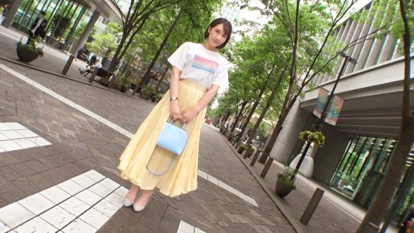 【成海美雨】マジ軟派、初撮。 1651 おっとりしてそうに見えてHな話にも意外と寛容！流されやすそうな性格に漬け込んで謝礼を提示すると…敏感過ぎるオマンコのせいで喘ぎ声が止まらない！