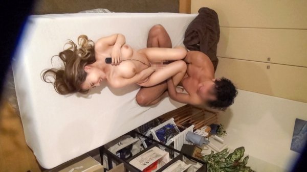 【来栖みく】百戦錬磨のナンパ師のヤリ部屋で、連れ込みSEX隠し撮り 213 もうすぐヤレそうな陽キャGALを家に連れ込み！イチャつきつつ罰ゲームで下着にさせたらスレンダーで巨乳で美尻の惚れ惚れするエロボディ！ローターとチ●ポでアンアン喘ぐ姿をバッチリ盗撮！