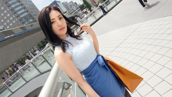 【紗々原ゆり】マジ軟派、初撮。 1666 【あなたの裏アカ覗かせてくだい！】清楚な雰囲気を身にまとったこの若妻、実は裏アカにエロい写真を載せてはDMのきた男を食い漁るとんでもない淫乱女だった！潮吹き連発！激しいピストンに何度も絶頂！そのエロさ無限大！