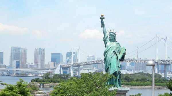 【花井しずく】マジ軟派、初撮。 1674 彼氏と別れて黄昏に来た黒髪女子をお台場ナンパ！Hな質問に戸惑っていた彼女だが…？溜まった欲求を発散するよう、自ら腰を振り落とす騎乗位が圧巻のエロさ！