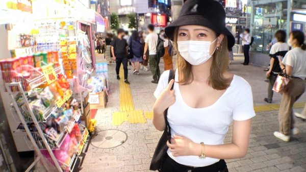 マジ軟派、初撮。 1683 汗拭きシートのモニター調査のフリしてホテルに連れ込んだ短大生！美脚×美尻！魅惑の下半身に発情した男優のSEXに甘美な声をあげる！