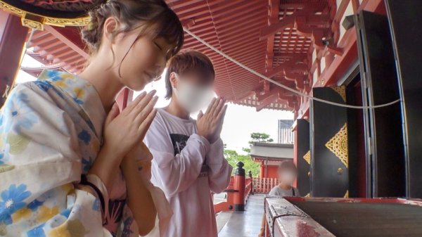 【百瀬あすか】激かわ浴衣女子を浅草でナンパ！清楚で大人しそう…と見せかけてHなお誘いも照れ笑いで受け入れるむっつりガール！はだける浴衣！魅惑の桃尻！これぞ夏の風物詩！