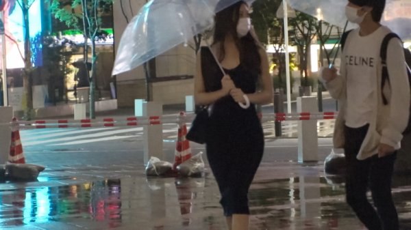 【椎菜える】マジ軟派、初撮。 1721 整った顔立ち！抜群のスタイル！すれ違った男が振り返る美女をナンパ！警戒心が徐々に解け、お尻を撫でられ徐々に発情…。スレンダーボディに不釣り合いなF乳を揺らし、息を切らして喘ぐ！！