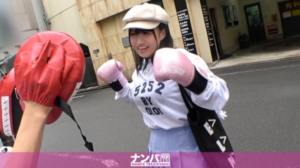 【仲村りお】マジ軟派、初撮。 1670 『ルームシェアしてる友達が家賃払ってくれなくて…』ストレス溜まった童顔少女をナンパ！大人しそうだけど実はむっつり？プリッと肉感のあるお尻がエロすぎる！