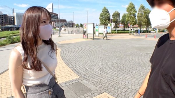 【天月えみり】マジ軟派、初撮。 1715 横浜を歩く美脚お姉さんをナンパ！男優の軽快なトークに心を開きエロい話題で大盛りあがり！いつの間にかボディタッチすら自然と受け入れ…ベッドの上で快感に身を委ねて悶絶SEX！