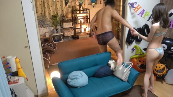 【琴石ゆめる】百戦錬磨のナンパ師のヤリ部屋で、連れ込みSEX隠し撮り 230 家に連れ込んだ色白スレンダー美少女を口説いてSEX！その一部始終を隠しカメラで盗撮！ご奉仕大好きな彼女はことあるごとにチ●ポを舐めたがり…