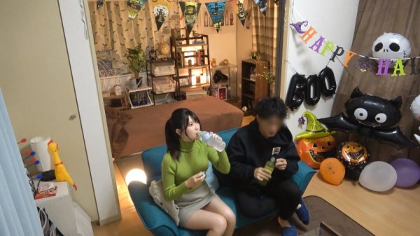 百戦錬磨のナンパ師のヤリ部屋で、連れ込みSEX隠し撮り 229 経験人数1人の激ウブ娘をヤリ部屋に連れ込み！覚悟を決めて受け入れ体制に入ってる彼女を優しく抱き寄せ…。真っ白なスレンダーのボディと国宝級の美尻！ぎこちなさがエロい！激ピストンに大声で喘ぐ姿はもっとエロい！！