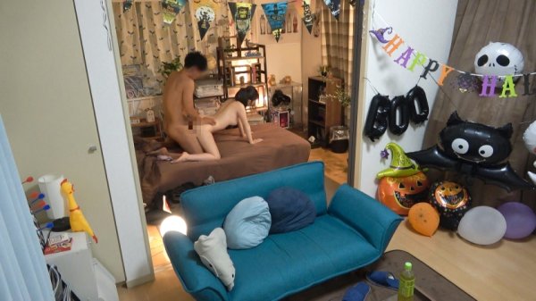 百戦錬磨のナンパ師のヤリ部屋で、連れ込みSEX隠し撮り 229 経験人数1人の激ウブ娘をヤリ部屋に連れ込み！覚悟を決めて受け入れ体制に入ってる彼女を優しく抱き寄せ…。真っ白なスレンダーのボディと国宝級の美尻！ぎこちなさがエロい！激ピストンに大声で喘ぐ姿はもっとエロい！！