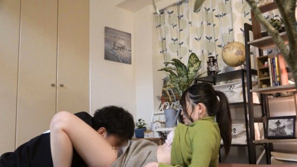 百戦錬磨のナンパ師のヤリ部屋で、連れ込みSEX隠し撮り 229 経験人数1人の激ウブ娘をヤリ部屋に連れ込み！覚悟を決めて受け入れ体制に入ってる彼女を優しく抱き寄せ…。真っ白なスレンダーのボディと国宝級の美尻！ぎこちなさがエロい！激ピストンに大声で喘ぐ姿はもっとエロい！！