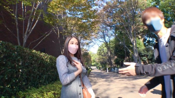 【深月けい】マジ軟派、初撮。 1746 美術館でアートを嗜む上品なお姉さん。こちらのHな誘いにもやんわり受け流し…かと思いきや全身愛撫されて嬉しそうな喘ぎ声！挑発的な乳首舐めや腰振り騎乗位など、その痴態があらわになる！