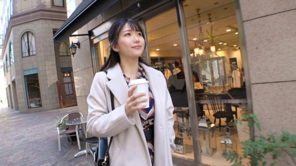 【真白みくる】マジ軟派、初撮。 1752 ナンパしてホテルに連れ込んだお姉さん、脱がすとスレンダー美脚の至高ボディ！加えてスベスベプリプリの極上丸尻！顔射で〆る事が多いこのシリーズですが、あまりの美尻っぷりにバック→尻射フィニッシュです♪