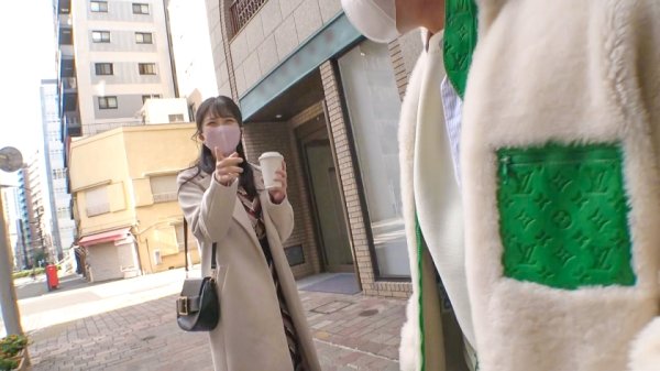 【真白みくる】マジ軟派、初撮。 1752 ナンパしてホテルに連れ込んだお姉さん、脱がすとスレンダー美脚の至高ボディ！加えてスベスベプリプリの極上丸尻！顔射で〆る事が多いこのシリーズですが、あまりの美尻っぷりにバック→尻射フィニッシュです♪