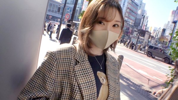 【東條千咲】マジ軟派、初撮。 1747 白く長い脚が美しい受付嬢を渋谷ナンパ！耳や首筋を愛撫されビクビク跳ねる敏感スレンダーボディ！あれよあれよと脱がされて、アヘアヘだらしなく喘ぐキレイなお姉さんにフルボッキ！！