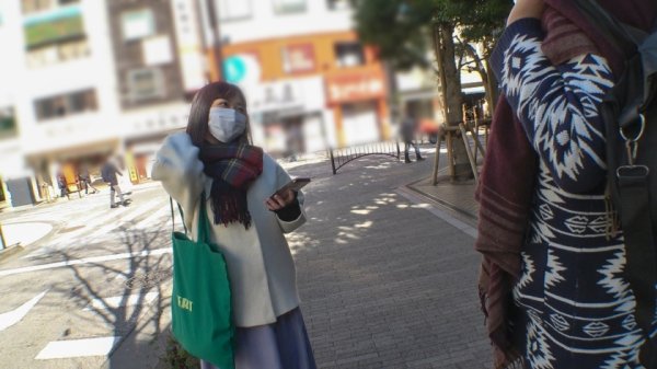 【本城茜】マジ軟派、初撮。 1785 Eカップ美巨乳の純朴女子大生をナンパ！ビンビンの警戒心をどうにか解き、抱き心地抜群のむっちりボディを堪能！経験少なそうなたどたどしさ！でも極狭パイパンマ●コは濡れまくりで…