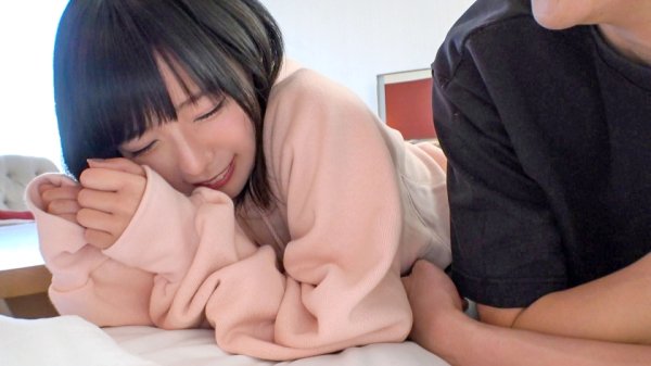 【四宮繭】マジ軟派、初撮。 1773 引っ込み思案だけどHなことには興味津々！あんなに恥ずかしがってたのに『挿れよう？挿れて♪』とおチ●ポをせがんできて…クリも中イキもなんのその！膣奥ピストンで何度も何度も何度も絶頂！！