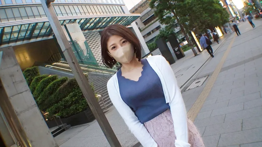 【深美みりあ】マジ軟派、初撮。 1859 上品で仕事熱心な秘書、仕事帰りにイケメンナンパと飲んですっかりオンナに！持ち帰られてイチャラブSEX！白くてもっちりした柔肌ボディが魅力的！敏感マ●コからはジョバジョバと潮吹きまで！！