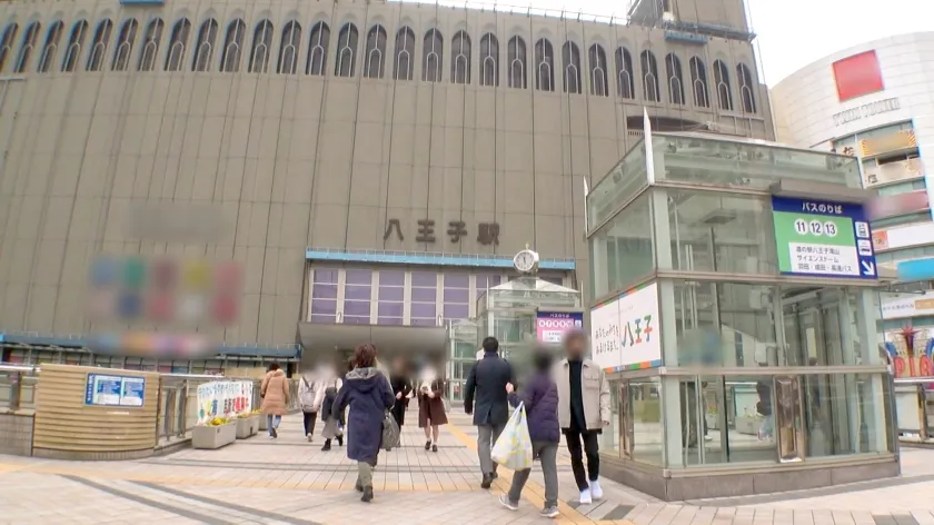 【北川美玖】マジ軟派、初撮。 1910 寒いけど胸元はオープンなハレンチお姉さんをナンパ！Hな話題にも赤裸々に答えてくれるので「ヤレる！」と判断した我々はおっぱいに手を伸ばす！