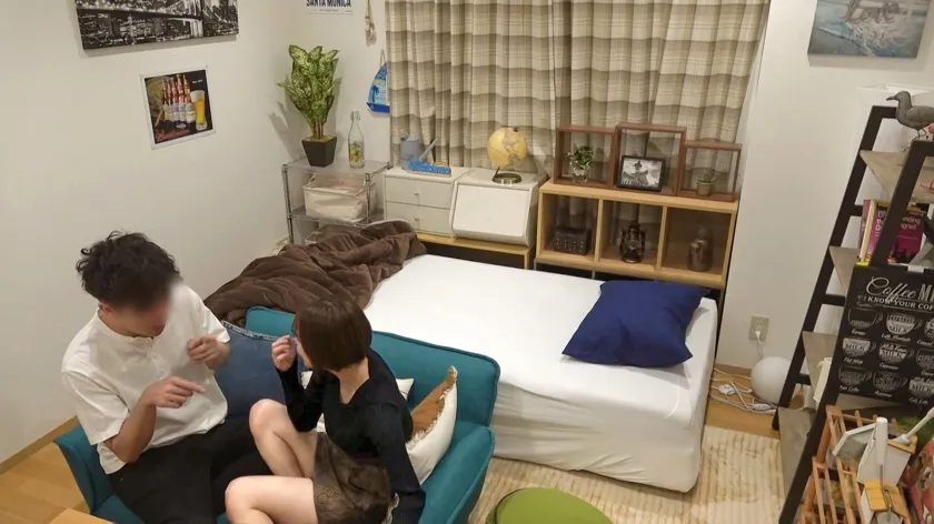 【豊中アリス】百戦錬磨のナンパ師のヤリ部屋で、連れ込みSEX隠し撮り 299 家に連れ込んだ女のノリがいいので流れでそのまま…。普段はニコニコ明るいのに首絞めピストンすると切ない声で喘ぐギャップがエロすぎる！隠しカメラがあるとも知らず、気持ちいいことに身を委ねてイチャラブSEX何度も中イキ！！