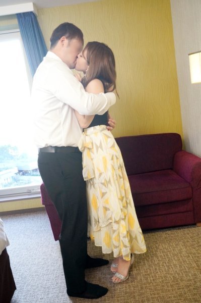 【伊南えりか】ラグジュTV 1514 彼氏との普通のセックスだけでは物足りない、もっと刺激と誰かに見られたいという強い願望を持つお姉様が登場！舌を濃厚に絡ませうっとり顔で男根を頬張り激しい彼氏では味わえないピストンに酔いしれる！