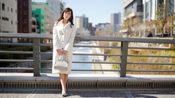 【真木今日子】ラグジュTV 1554　全身からエロチックなオーラが溢れる美熟女が貪欲に責め乱れる！洗練されたテクニックに男を骨抜き！ねっとりとしたフェラや魅惑の腰つきで騎乗位で乱れイク姿は必見！！