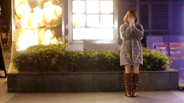 【本能的にエロい】20歳【超ドM体質】まおちゃん参上！普段は塾で英語の教師をしている彼女の応募理由は『いっぱい攻撃されたいんです…』とにかくドM！道端で【イラマチオ】リクエスト！真面目にエロい塾講師はデカチンに何度も何度もイカされ放心状態！本能に身を任せる美少女の鬼イキSEX絶対に見逃すな！