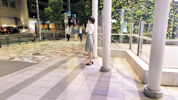 【藍澤りく】【メガネ美女】【淫猥な女教師】りくちゃん参上！生徒の鏡である教師の応募理由は『オナニーでは足りなくなって…♪』ひとりエッチでもう我慢の限界！そろそろ、ザーメンのニオイや味を思い出したい！？【精子ソムリエ】生徒に言えない不純異性交遊で夜の授業開始♪マンコを掻き回され絶頂しまくり！大好きな中イキ超絶3Pセックス絶対に見逃すな！！