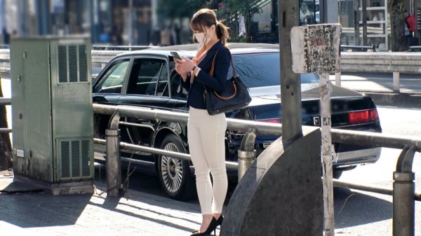 【三尾めぐ】【美人OL】【清楚でドエロ】めぐちゃん登場！『寝れないからセックスをw』仕事でイライラで毎日寝れない。そんな時はセックスで解消！？イキまくれば疲れ果てて、ぐっすり寝れるでしょ♪『セックスは睡眠導入剤です！』【即イキ】【大量潮吹き】セックスが生きがいっと豪語する彼女はとにかくイキまくります！！中イキ大好きOLはこれでもかと即イキ連発！！絶頂するたびに吹きまくる大量潮吹きスプラッシュSEXを見逃すな！