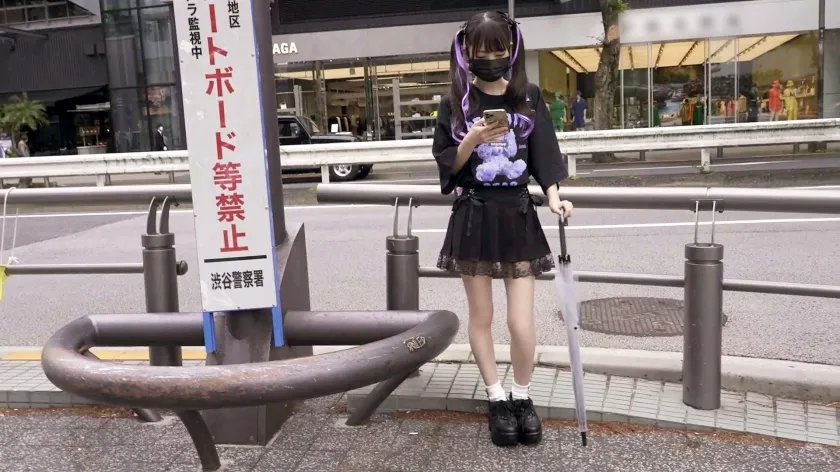 【冬愛ことね】【激カワ顔】【家出】このファッションと小さなリュック一つで家出中ですw「お金とカラダが寂しい…ピンチです(泣)」おちんぽで私を癒してほしい！頭の中までいっぱいにして～w【ミニマムボディ】【キツマン】ちっぱい小柄美少女が敏感に感じまくる！キツキツオ●ンコに激ピストン！騎乗位の激しい腰振りで悶絶SEXを見逃すな！！