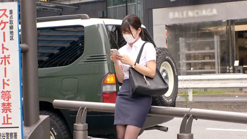 【生田望美】【ほんわか美女】【超美脚】癒し系のほんわか美女の『のぞみ』ちゃん登場！見た目はそつなく仕事をしているOLって感じですが、頭の中はエッチなことでいっぱいw好奇心旺盛なムッツリさん♪『ベットが壊れるぐらいに激しくされたい！』こんなご要望は期待大♪【純白ボディ】【Mっ気】スーツを脱がせば、超モデル級のスレンダーボディはエロい！勃起したチ●ポをモノ欲しそうな顔でフェラチオし股間はドロドロ！！肌を紅らめ興奮し、仕事でたまったストレスを解消するかのように激ピストンで気持ちよさに没頭するSEXを見逃すな！！