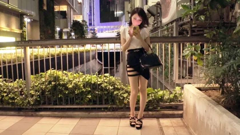 【広瀬りおな】【超絶美人】【スレンダーボディ】彼女は夏の暑さになんだかのスイッチが入ったみたいで『大人の熱いバトル(セックス)で燃え尽きたい！』夏の暑さに負けないセックスを要望！！『汗がビショビショになるぐらいカラミた～いw』勝つ自信があるみたいです！？【神スタイル】【極上フェラ】汗が滲むほどに繰り広げられる濃厚かつ濃密なカラミ！巧みなバキュームフェラは吸いつき度がハンパない♪何度も奥をガン突きされイキながらも腰を動かす事をやめない貪欲さはスゴイ！スレンダーボディを何度もしならせて連続絶頂SEXを見逃すな！！