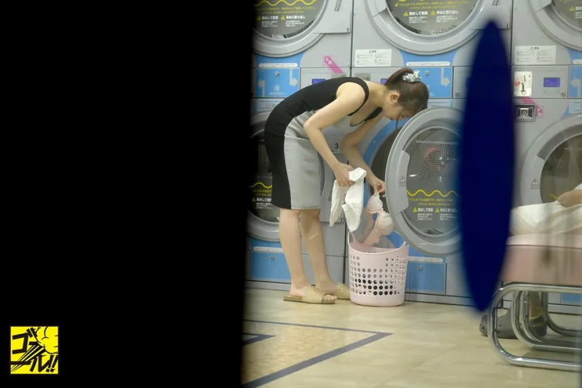 コインランドリーでナンパ！！ノーブラで洗濯に来た無防備娘に下着拝見したら羞恥パン沁み続出！即ハメ中出しヤレんのか！？ 8時間12名BEST