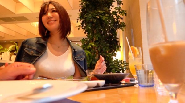 【止まらないハメ潮！！】高級会員サイトでマッチングした山形県産美白美少女【まいちゃん】はベッドびしょ濡れになる程ハメ潮を撒き散らす超敏感体質でしたｗｗｗ