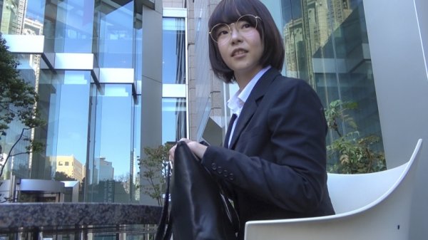 ふわふわJカップ爆乳就活生 ビバ！不純異性交遊 初愛ねんね