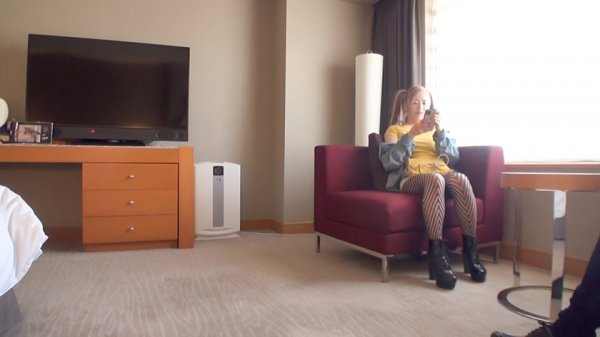 【葉月もえ】【即イキ潮ギャル】イ○スタグラマー令和最強ヤリマンGALをSNSナンパ！セフレの人数は計算不能☆イケメンと即パコり出して大暴走イチャラブ中出しヒュイゴー！！【中出し2発×顔射1発】