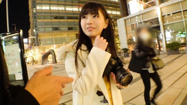 【桜井千春】天使級にウブすぎるカメラ女子を性開発！六本木イルミネーションでナンパGETした極柔マシュマロ尻の経験少なめ美少女に無許可中出し＆人生初の顔射で2連発！！