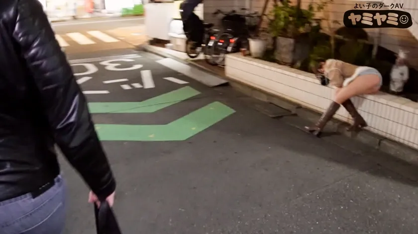 【橘メアリー 岬あずさ】ヤミヤミ007/パンツ丸見えで駐車場に落ちてた爆乳女＆変なくつ下の潮吹き過ぎ女/ヤミヤミアルコール