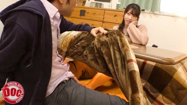 【宇流木さら 他】こたつの中の無防備な下半身に我慢出来ずイタズラ！兄貴の彼女が痴女に変貌！ 背徳感に燃える中出し性交