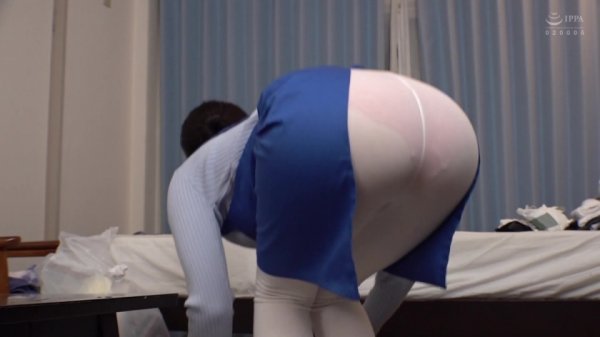 【朝日奈かれん 他】「もうイってるから許して！！」家事代行サービスで派遣されてきた美人スタッフのエロ過ぎるデカ尻に即挿れ！！杭打ちピストン中出し20発射！！！