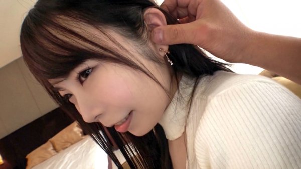 【初撮り】【小ぶりな桃尻】【素直な女の子】美尻が映えるTバックをずらして挿入。流されやすい性格の現役女子大生に巨根ピストンを繰り返せば.. 応募素人、初AV撮影 191