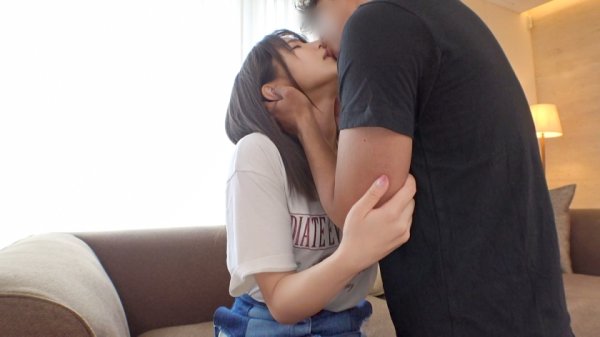 【花崎こはる】【初撮り】【癒しオーラMAXの小顔美人】【超絶敏感体質】垂れ目で優しさ溢れる笑顔が印象的な保育士が登場。純粋そうなルックスとは裏腹に、何処を責めても過敏に反応してしまうカラダは快楽に溺れながら痴態を晒して.. 応募素人、初AV撮影 246